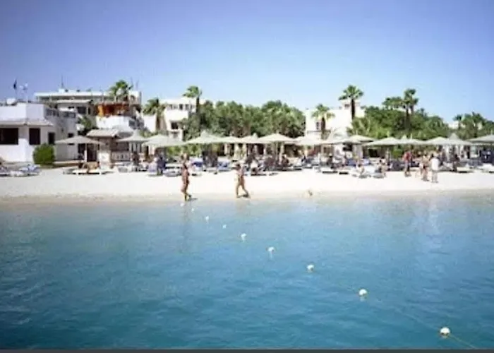 Makramia Pool View